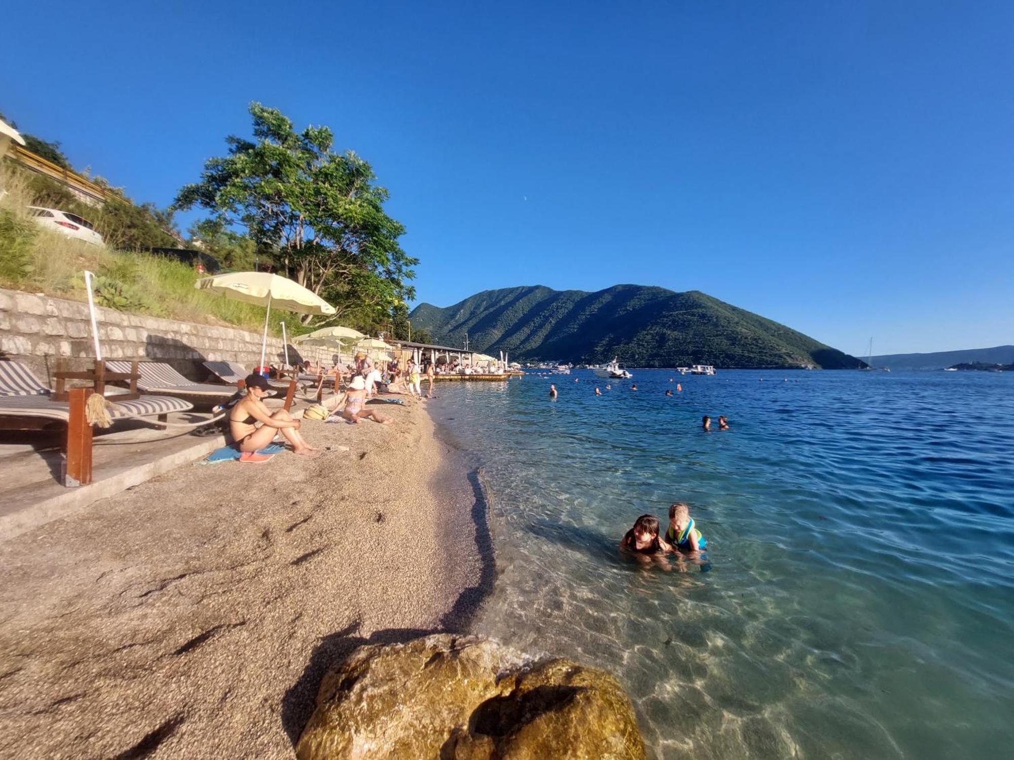 Bluemarine Rooms & Apartments Perast Esterno foto