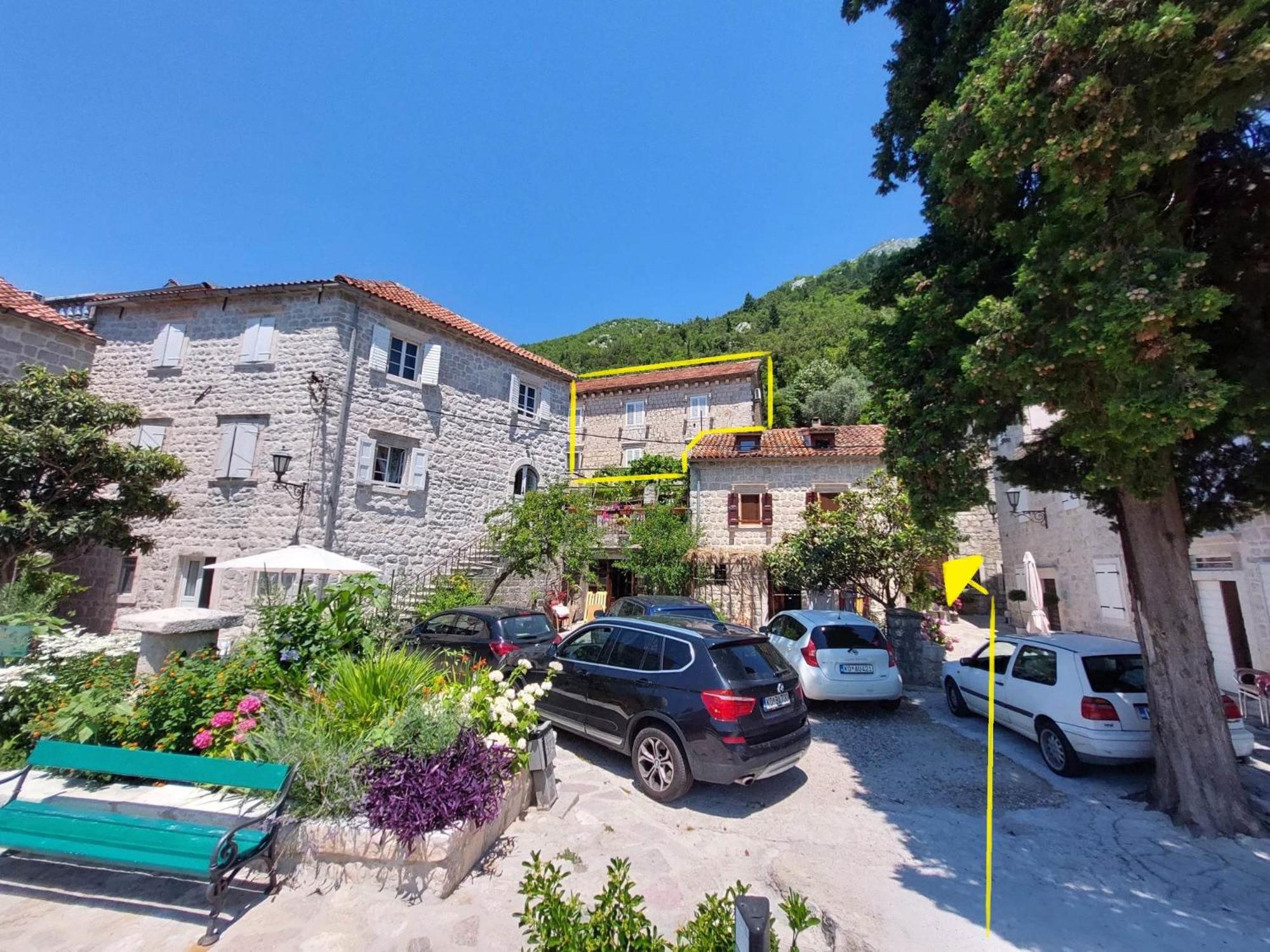 Bluemarine Rooms & Apartments Perast Esterno foto
