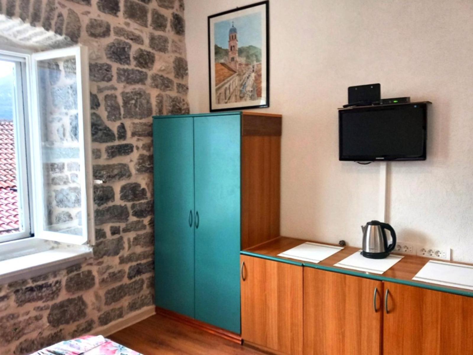 Bluemarine Rooms & Apartments Perast Esterno foto