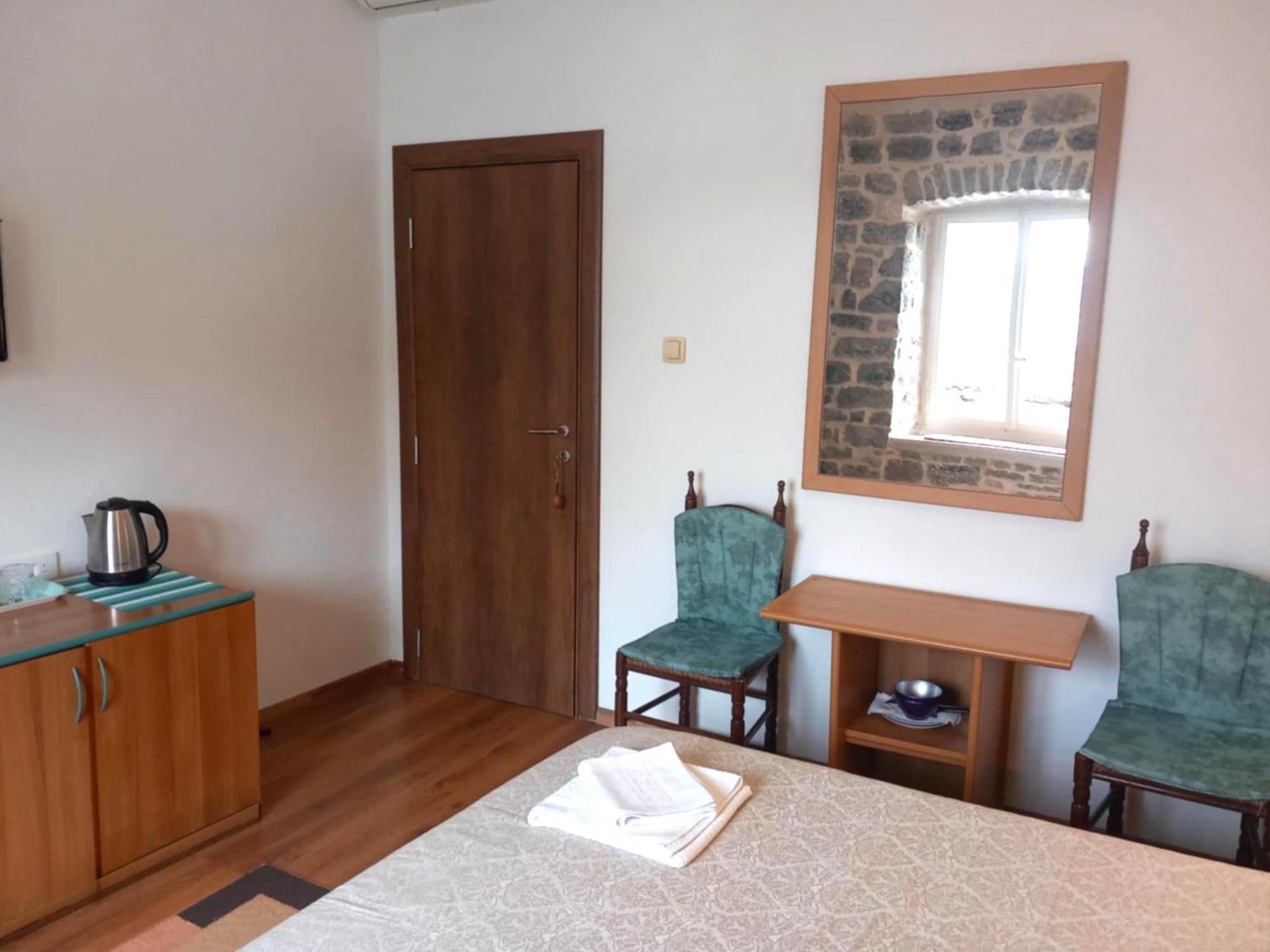 Bluemarine Rooms & Apartments Perast Esterno foto