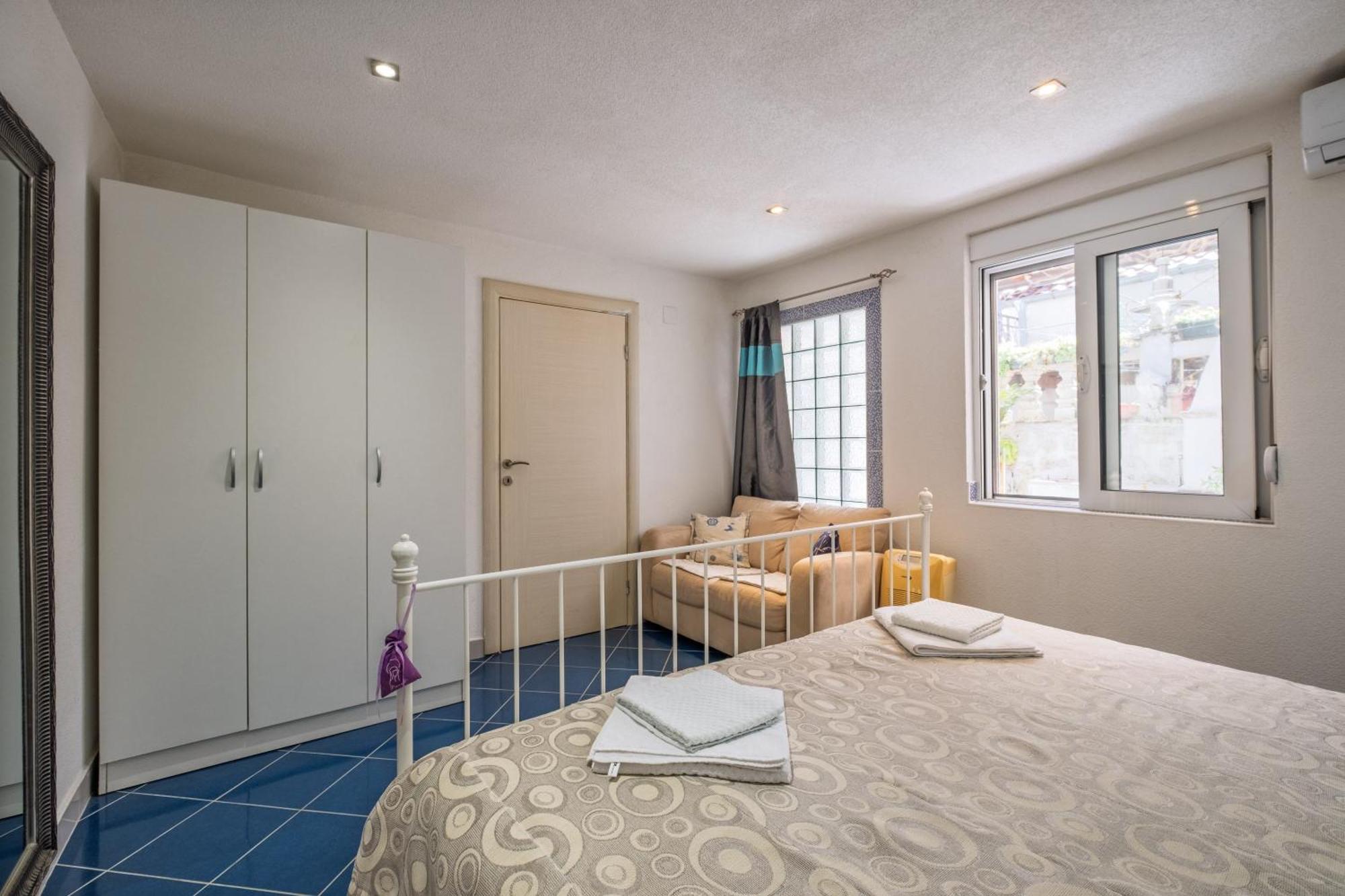 Bluemarine Rooms & Apartments Perast Esterno foto